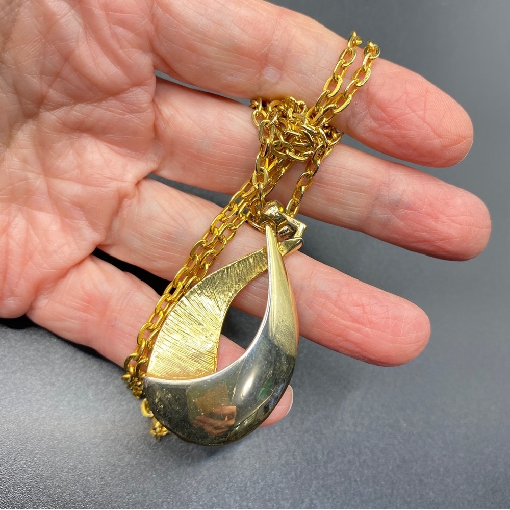 Vintage Gold Pendant Circa 1970's Necklace